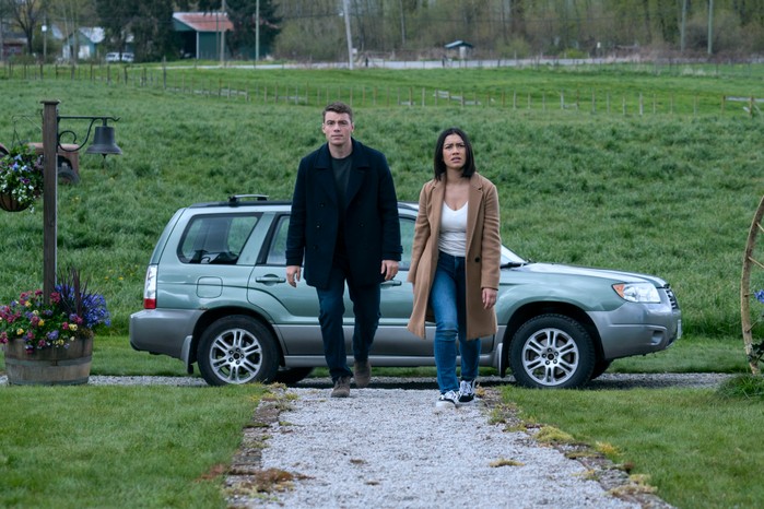 Gabriel Basso as Peter Sutherland and Luciane Buchanan as Rose Larkin in The Night Agent.