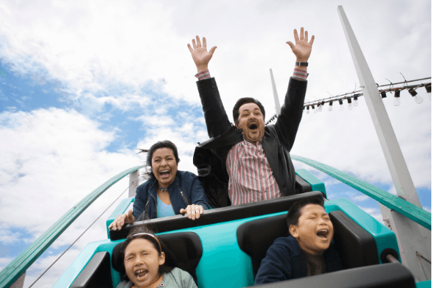 family at a theme park how to get cheap thorpe park tickets